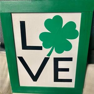 NWT…custom made shamrock sign ☘️